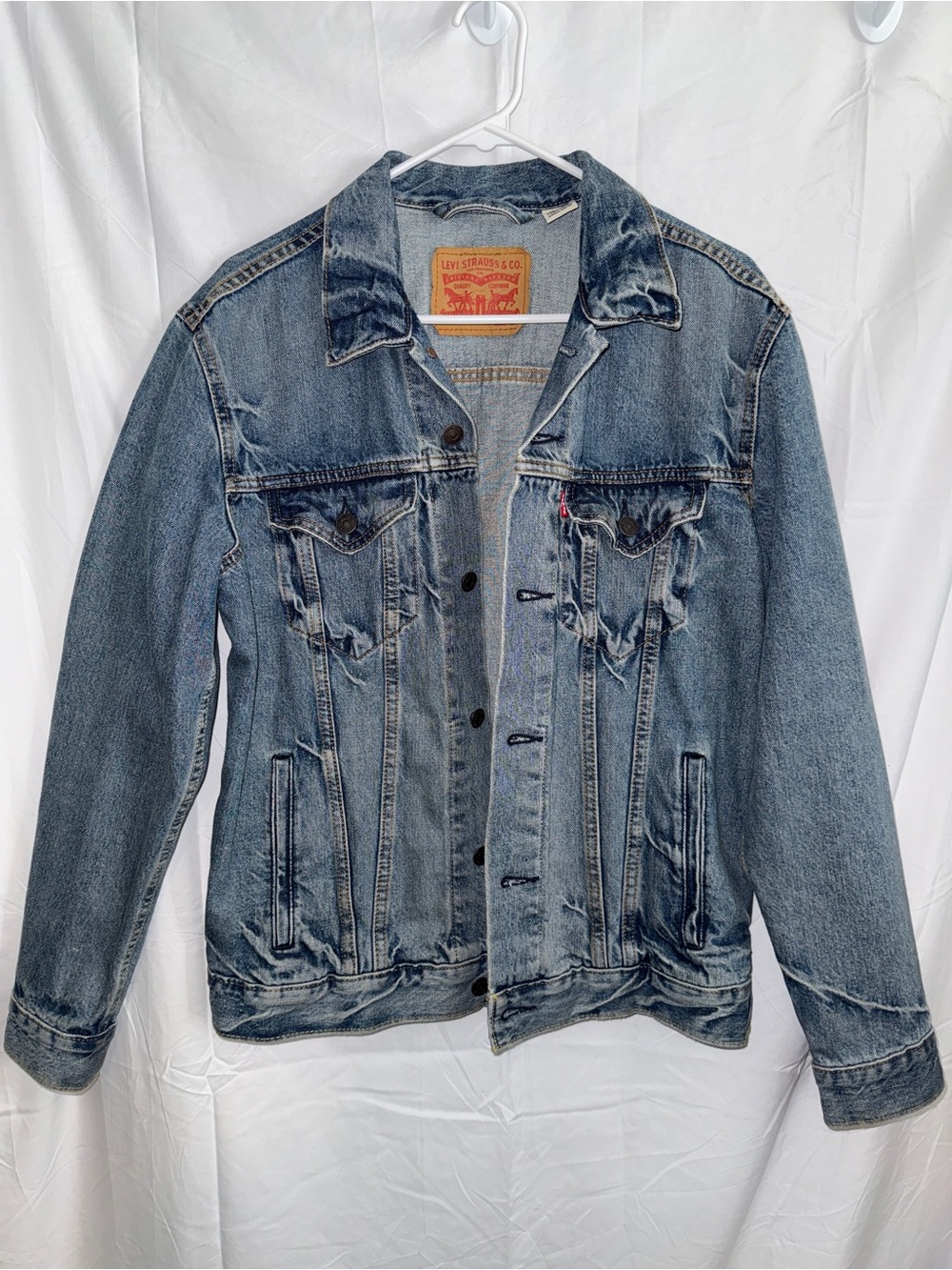 NWOT- Levi's Men's Light Blue Denim Jacket - Classic Trucker Style-Size M